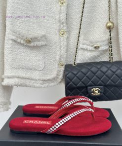 CHANEL THONGS is 25C Spring/SummerRunway flip flopsSummer flip flops inexplicably make peoplutai97wk