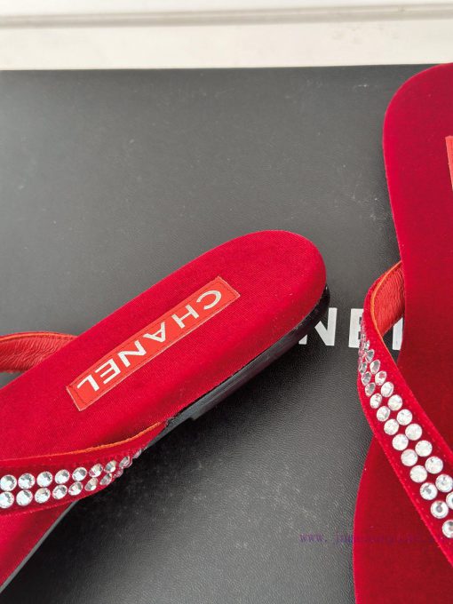 CHANEL THONGS is 25C Spring/SummerRunway flip flopsSummer flip flops inexplicably make peoplutai97wk - Image 7