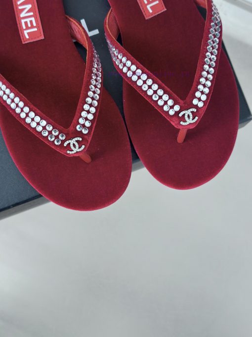 CHANEL THONGS is 25C Spring/SummerRunway flip flopsSummer flip flops inexplicably make peoplutai97wk - Image 8