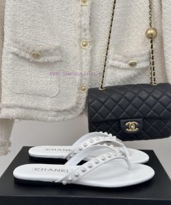 CHANEL THONGS is 25C Spring/SummerRunway flip flopsSummer flip flops inexplicably make peoplnfwmi5bf