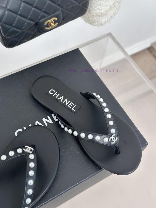 CHANEL THONGS is 25C Spring/SummerRunway flip flopsSummer flip flops inexplicably make peopl1trloh7f - Image 6
