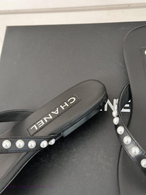 CHANEL THONGS is 25C Spring/SummerRunway flip flopsSummer flip flops inexplicably make peopl1trloh7f - Image 7