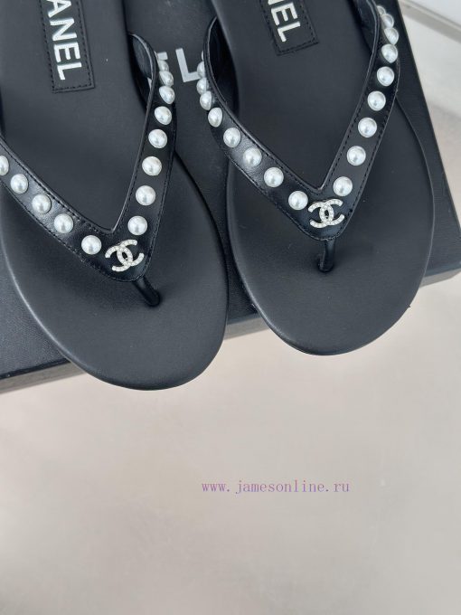 CHANEL THONGS is 25C Spring/SummerRunway flip flopsSummer flip flops inexplicably make peopl1trloh7f - Image 8