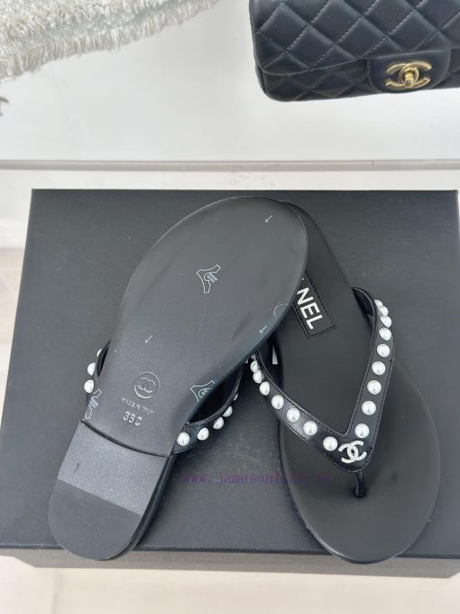 CHANEL THONGS is 25C Spring/SummerRunway flip flopsSummer flip flops inexplicably make peopl1trloh7f - Image 10