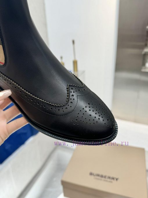 New style--BURBERY's flagship product is designed by a renowned designerPaired with the uniq8erzy1fw - Image 9