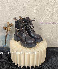 Purchasing gradeChanel 24ss Chanel new Chanel letter buckle Martin boots autumn and winter m42aaar7c