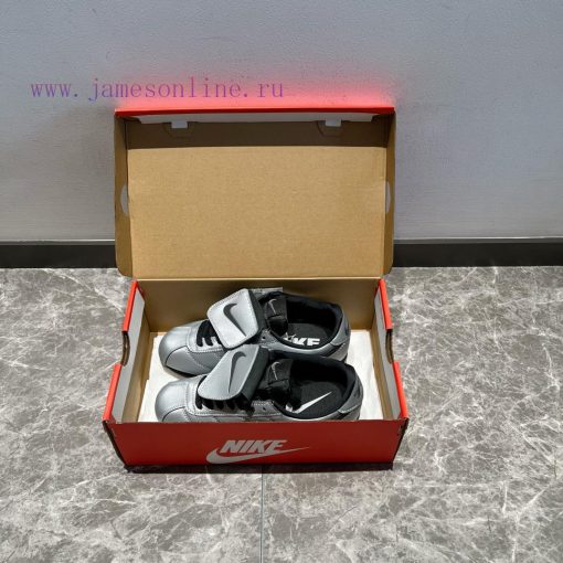 The Nike Cortez Leather SE "Metallic Cool Grey Black" Black Silver, as one of Nike's iconic onxwtj0b - Image 4