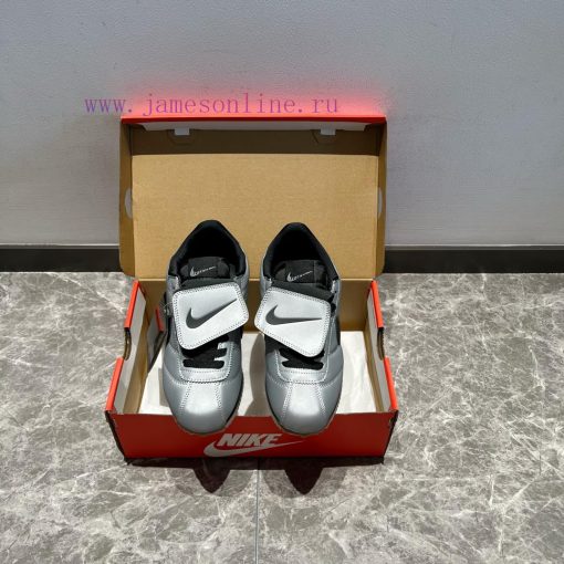 The Nike Cortez Leather SE "Metallic Cool Grey Black" Black Silver, as one of Nike's iconic onxwtj0b - Image 5