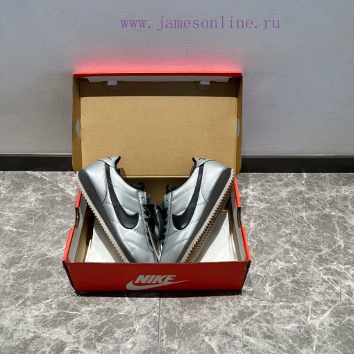 The Nike Cortez Leather SE "Metallic Cool Grey Black" Black Silver, as one of Nike's iconic onxwtj0b - Image 6