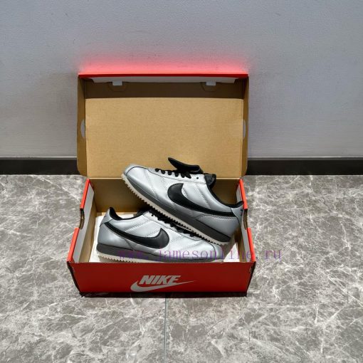 The Nike Cortez Leather SE "Metallic Cool Grey Black" Black Silver, as one of Nike's iconic onxwtj0b - Image 7