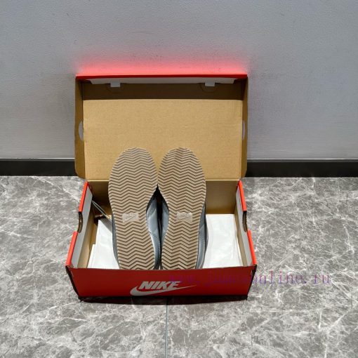 The Nike Cortez Leather SE "Metallic Cool Grey Black" Black Silver, as one of Nike's iconic onxwtj0b - Image 10