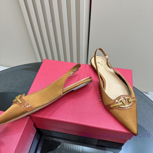 𝑉𝐴𝐿𝐸𝑁𝑇𝐼𝑁𝑂 Warren rhinestone V-button sandals, the latest series from V Home, can be said to 6es9bo3h - Image 4