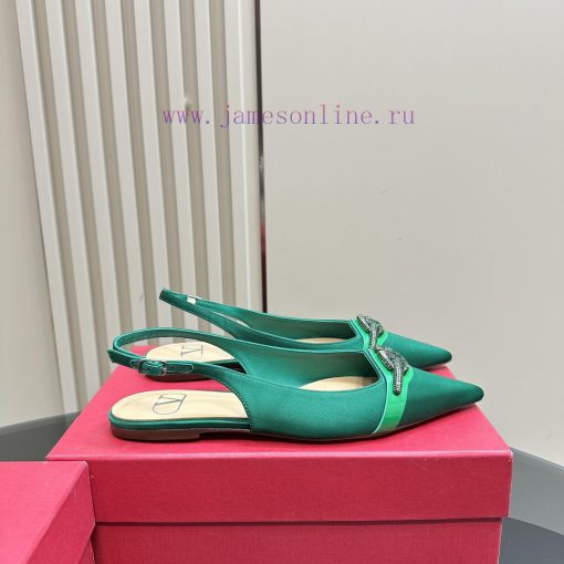𝑉𝐴𝐿𝐸𝑁𝑇𝐼𝑁𝑂 Warren rhinestone V-button sandals, the latest series from V Home, can be said to gpvhgkj9 - Image 5