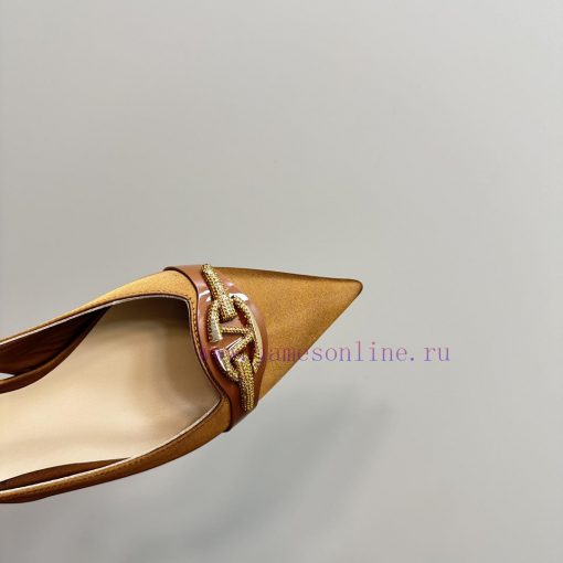𝑉𝐴𝐿𝐸𝑁𝑇𝐼𝑁𝑂 Warren rhinestone V-button sandals, the latest series from V Home, can be said to 6es9bo3h - Image 10