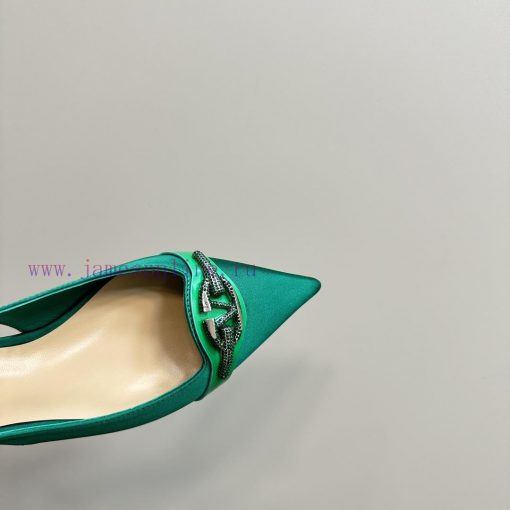 𝑉𝐴𝐿𝐸𝑁𝑇𝐼𝑁𝑂 Warren rhinestone V-button sandals, the latest series from V Home, can be said to gpvhgkj9 - Image 10