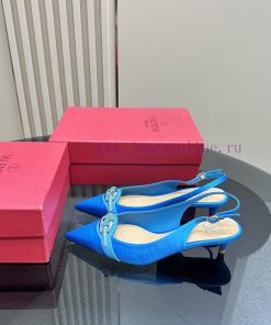 𝑉𝐴𝐿𝐸𝑁𝑇𝐼𝑁𝑂 Warren rhinestone V-button sandals, the latest series from V Home, can be said to rri4rhbk