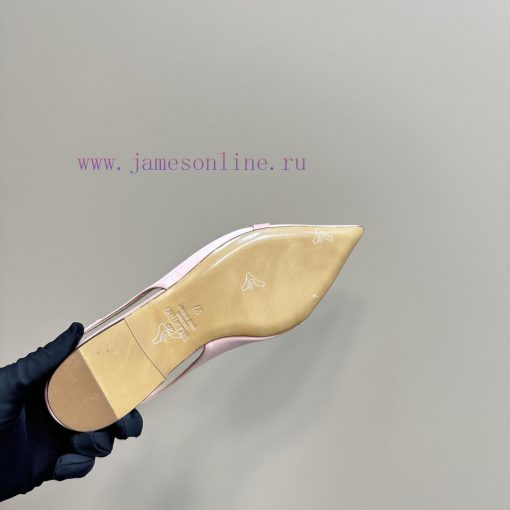 𝑉𝐴𝐿𝐸𝑁𝑇𝐼𝑁𝑂 Warren rhinestone V-button sandals, the latest series from V Home, can be said to i561n08r - Image 11