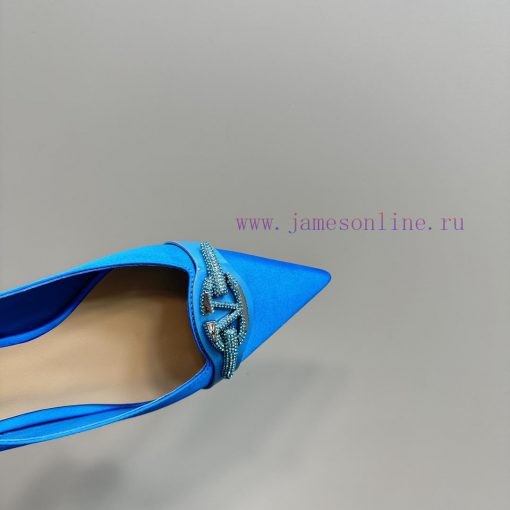 𝑉𝐴𝐿𝐸𝑁𝑇𝐼𝑁𝑂 Warren rhinestone V-button sandals, the latest series from V Home, can be said to rri4rhbk - Image 10