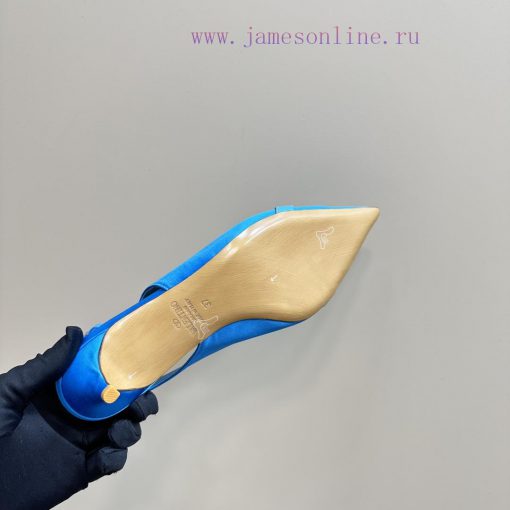 𝑉𝐴𝐿𝐸𝑁𝑇𝐼𝑁𝑂 Warren rhinestone V-button sandals, the latest series from V Home, can be said to rri4rhbk - Image 11
