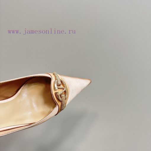 𝑉𝐴𝐿𝐸𝑁𝑇𝐼𝑁𝑂 Warren rhinestone V-button sandals, the latest series from V Home, can be said to gg4mmunl - Image 10