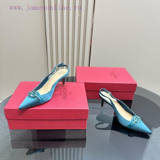 𝑉𝐴𝐿𝐸𝑁𝑇𝐼𝑁𝑂 Warren rhinestone V-button sandals, the latest series from V Home, can be said to h27k9mtj - Image 7