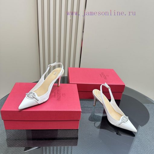 𝑉𝐴𝐿𝐸𝑁𝑇𝐼𝑁𝑂 Warren rhinestone V-button sandals, the latest series from V Home, can be said to ubrw28je - Image 7