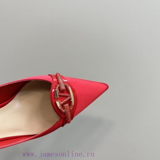 𝑉𝐴𝐿𝐸𝑁𝑇𝐼𝑁𝑂 Warren rhinestone V-button sandals, the latest series from V Home, can be said to 073o4evr - Image 10