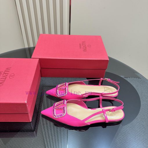 𝑉𝐴𝐿𝐸𝑁𝑇𝐼𝑁𝑂 Warren rhinestone V-button sandals, the latest series from V Home, can be said to 2hzrcyjs - Image 2