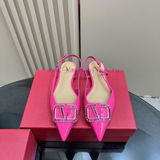 𝑉𝐴𝐿𝐸𝑁𝑇𝐼𝑁𝑂 Warren rhinestone V-button sandals, the latest series from V Home, can be said to 2hzrcyjs - Image 3