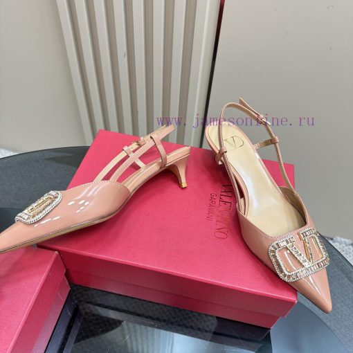 𝑉𝐴𝐿𝐸𝑁𝑇𝐼𝑁𝑂 Warren rhinestone V-button sandals, the latest series from V Home, can be said to 0itns1oi - Image 4