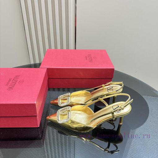 𝑉𝐴𝐿𝐸𝑁𝑇𝐼𝑁𝑂 Warren rhinestone V-button sandals, the latest series from V Home, can be said to s6mn0whn