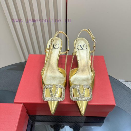 𝑉𝐴𝐿𝐸𝑁𝑇𝐼𝑁𝑂 Warren rhinestone V-button sandals, the latest series from V Home, can be said to s6mn0whn - Image 3