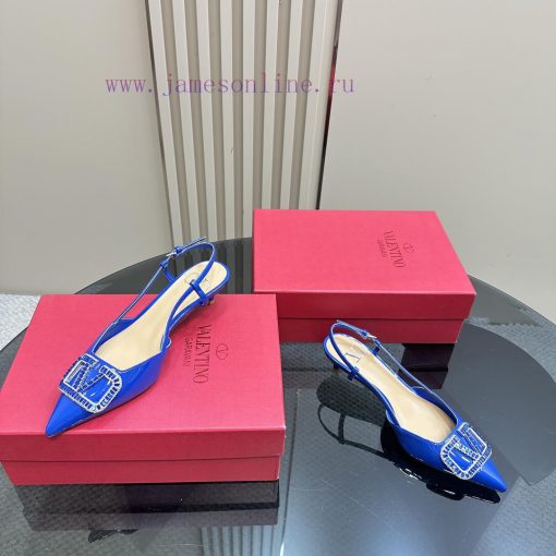 𝑉𝐴𝐿𝐸𝑁𝑇𝐼𝑁𝑂 Warren rhinestone V-button sandals, the latest series from V Home, can be said to yl8ru083 - Image 7