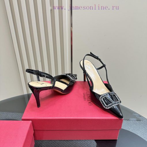 𝑉𝐴𝐿𝐸𝑁𝑇𝐼𝑁𝑂 Warren rhinestone V-button sandals, the latest series from V Home, can be said to 6y0gzlil - Image 5