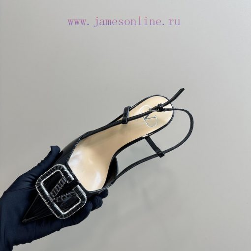 𝑉𝐴𝐿𝐸𝑁𝑇𝐼𝑁𝑂 Warren rhinestone V-button sandals, the latest series from V Home, can be said to 6y0gzlil - Image 9