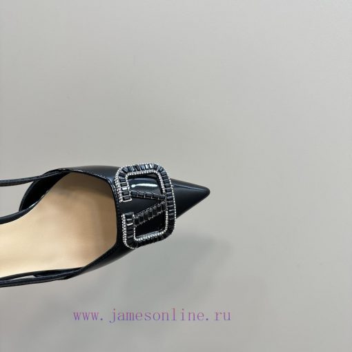 𝑉𝐴𝐿𝐸𝑁𝑇𝐼𝑁𝑂 Warren rhinestone V-button sandals, the latest series from V Home, can be said to 6y0gzlil - Image 10
