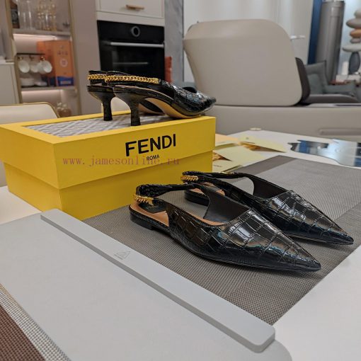Stone patterned cowhide metal chain wrapped around the toe strap for draggingFendi Top Editi17awx2iy - Image 6