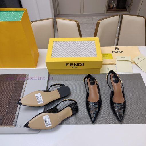 Stone patterned cowhide metal chain wrapped around the toe strap for draggingFendi Top Editi17awx2iy - Image 8