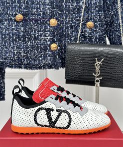Valentino Chromathon retro strap sneakersA beautiful shoe that big stars and internet celebr26qoi4jq