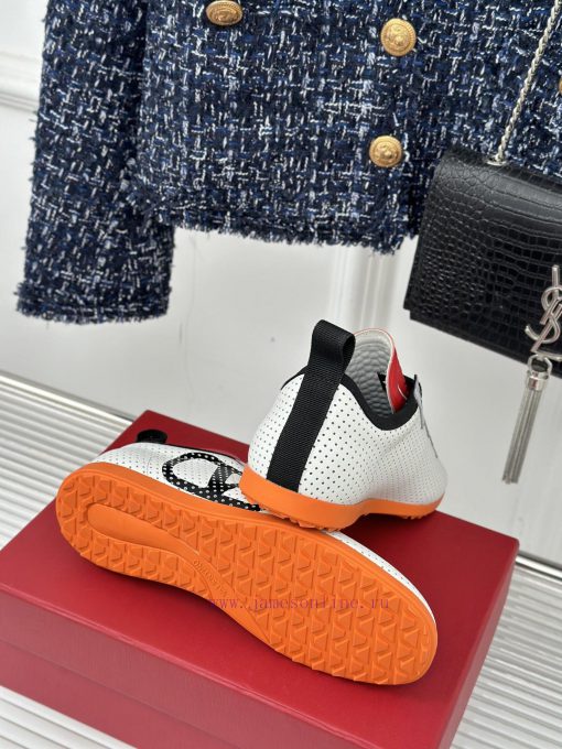 Valentino Chromathon retro strap sneakersA beautiful shoe that big stars and internet celebr26qoi4jq - Image 10