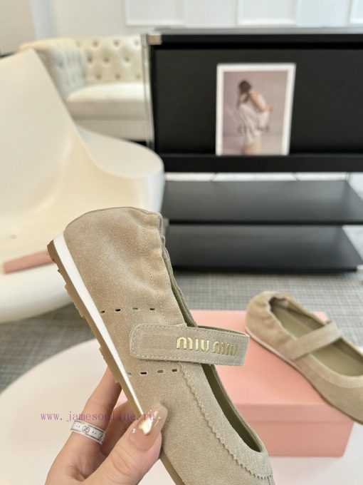 The Miu Miu Coin Le Fu Shoes during the 2025 Spring/Summer Fashion Week are absurd. The newlx0wi70v4 - Image 6
