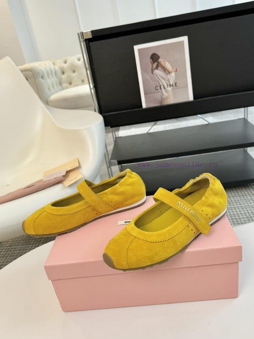 The Miu Miu Coin Le Fu Shoes during the 2025 Spring/Summer Fashion Week are absurd. The newlq5ivrcdw - Image 4