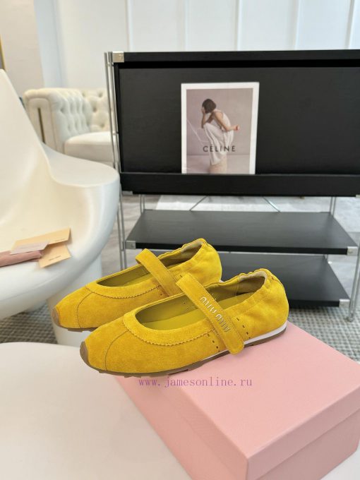 The Miu Miu Coin Le Fu Shoes during the 2025 Spring/Summer Fashion Week are absurd. The newlq5ivrcdw - Image 7