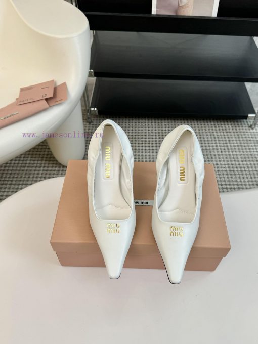 High heelsMiu Miu 24ss autumn and winter Blok small square toe loafersThis Brock shoe featurs69v40cm