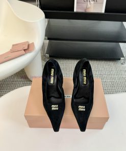 High heelsMiu Miu 24ss autumn and winter Blok small square toe loafersThis Brock shoe featurxlc7hlmp