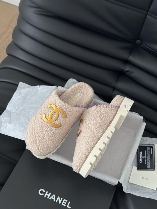 Chanel 24B new fur slippersThis fur mop is really cuteSoft and fluffy fur, comfortable and waie7f4n6 - Image 3