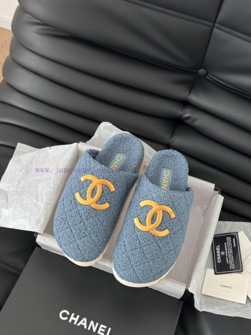 Chanel 24B new fur slippersThis fur mop is really cuteSoft and fluffy fur, comfortable and wgutv65m7
