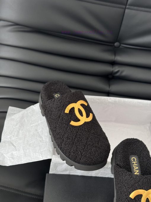 Chanel 24B new fur slippersThis fur mop is really cuteSoft and fluffy fur, comfortable and wila51xtx - Image 9