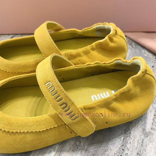Miu Miu's new runway style Mary Jane shoes can be paired with minimalist, retro, and artisti6a9pnf67 - Image 7