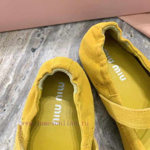 Miu Miu's new runway style Mary Jane shoes can be paired with minimalist, retro, and artisti6a9pnf67 - Image 8
